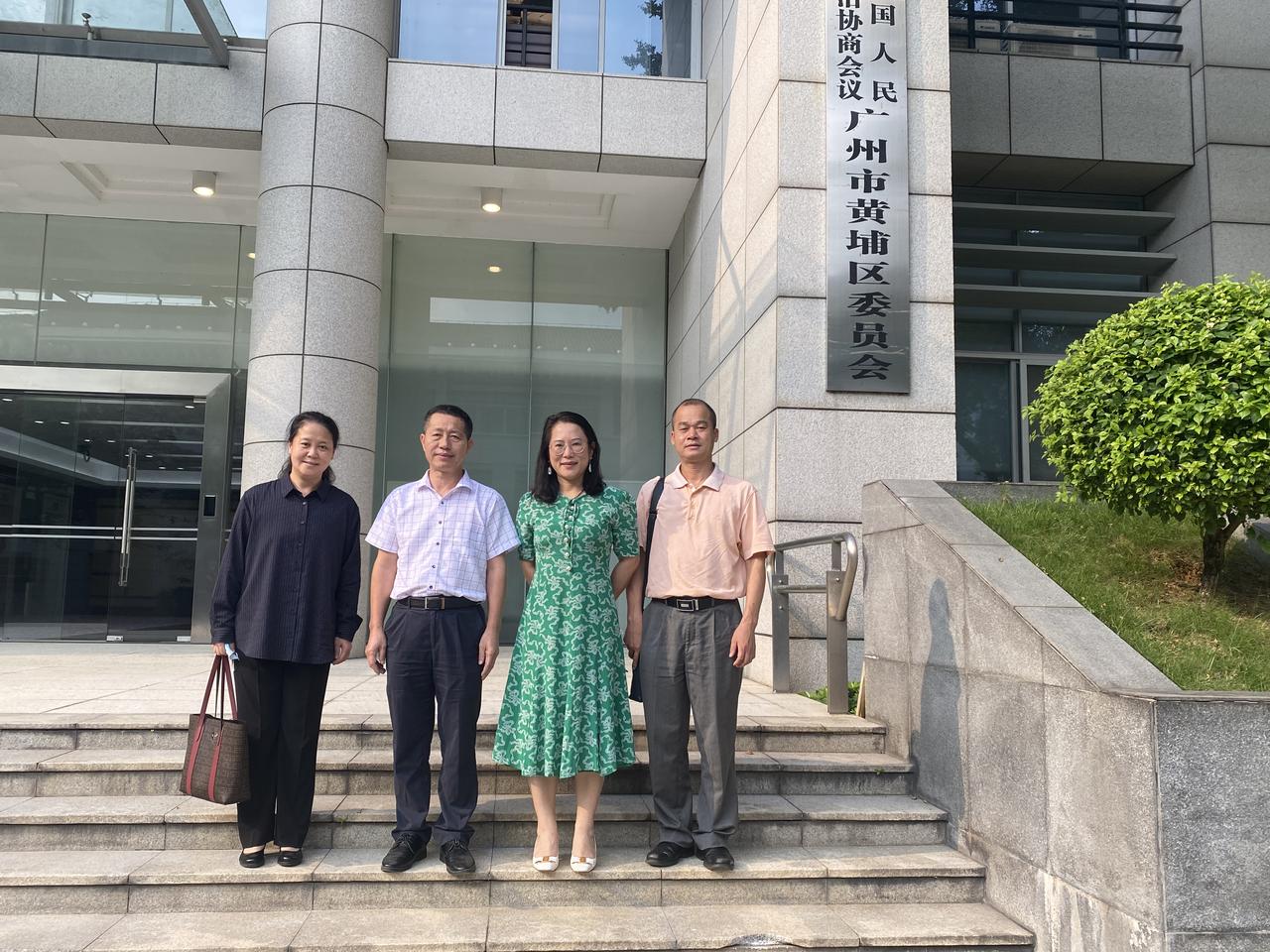 学院领导带队赴开发区政府部门、企业走访调研