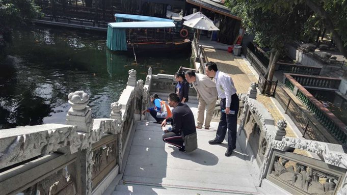 C:\DOCUME~1\ADMINI~1\LOCALS~1\Temp\WeChat Files\298356056748728129.jpg