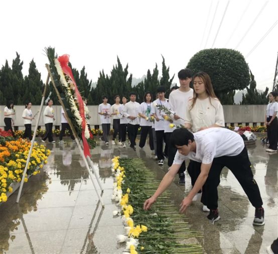 说明: http://www.gzkmu.edu.cn/newkm/UserFiles/Image/161961370323273940.jpg