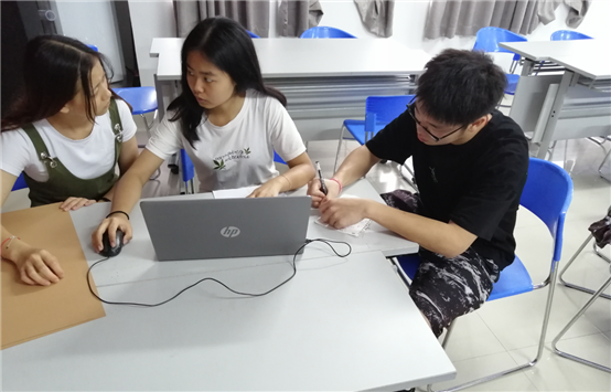 D: .22C类觅锦衣原创国风元素服装工作室 邓秋怡 a978c62a8eacae560d8fdf4ddc93ca.png